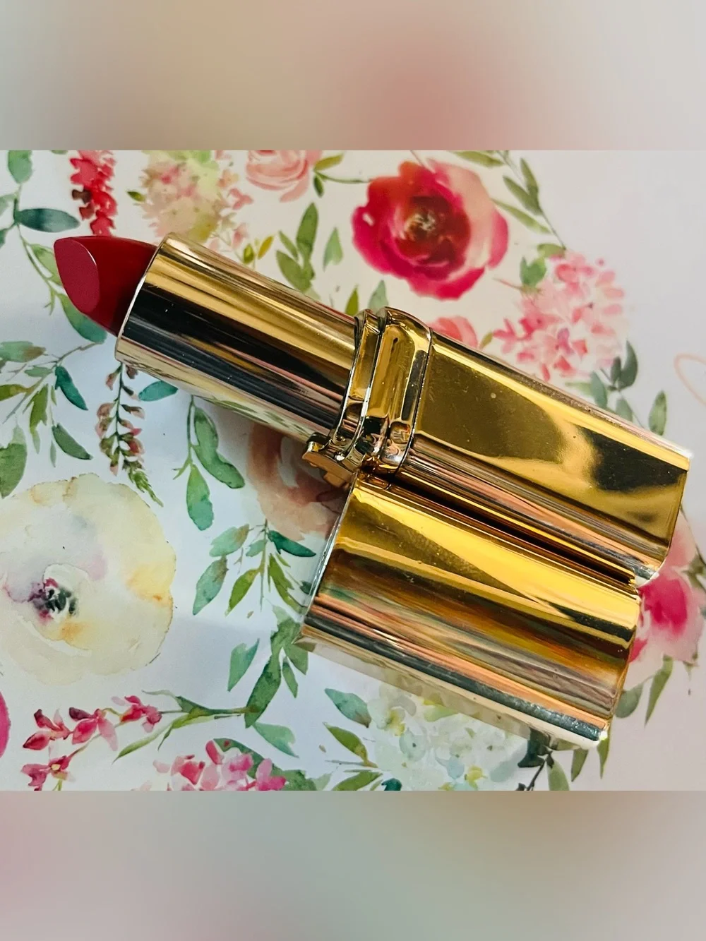 Red Classic Cream Lipstick